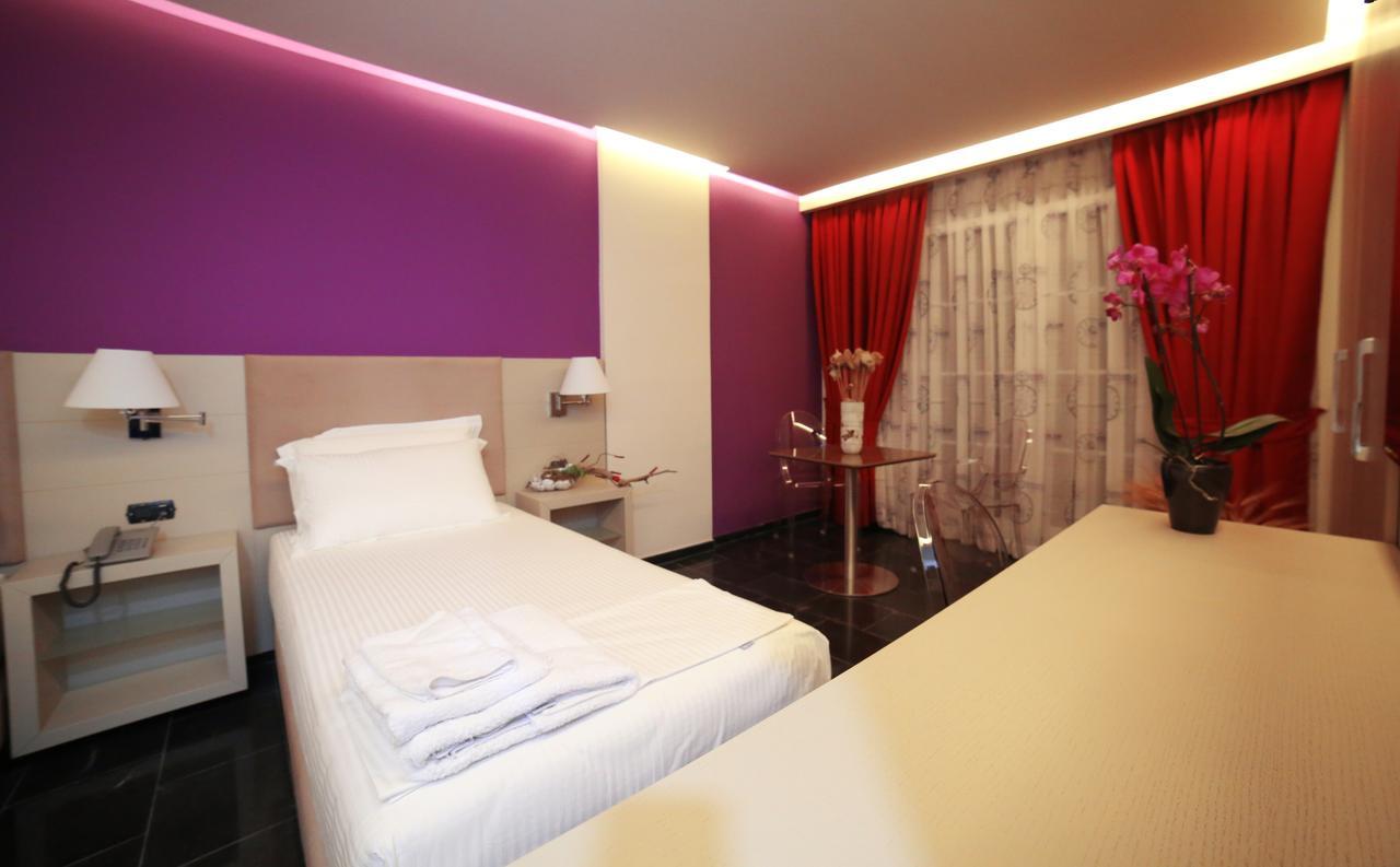 Hotel Palace Vlorë Exterior foto